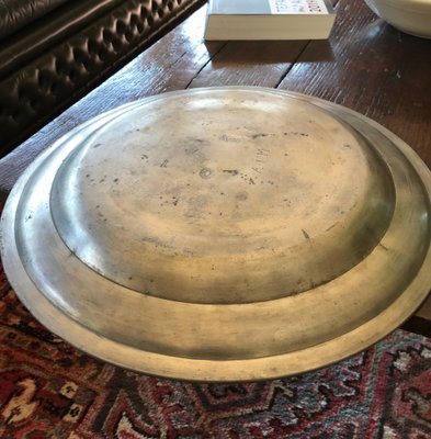 Assiette Ancienne En étain De Style Louis XV - Marque Pompe - Diamètre 18 Cm - France