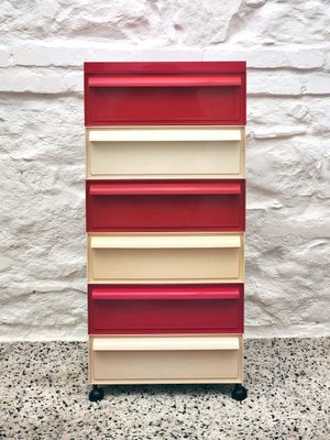 Cassetti impilabili Space Age in plastica rossa e bianca di Simon Fussell  per Kartell, Italia, anni '70 in vendita su Pamono