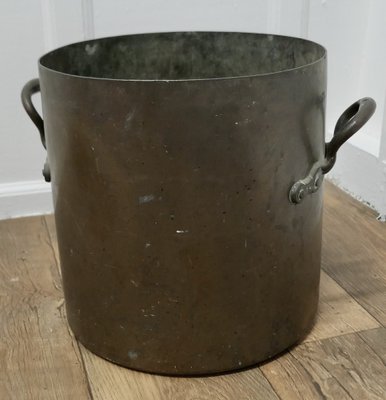 https://cdn20.pamono.com/p/g/1/5/1598446_rgedqhhoa3/large-19th-century-tinned-copper-cooking-pot-1.jpg