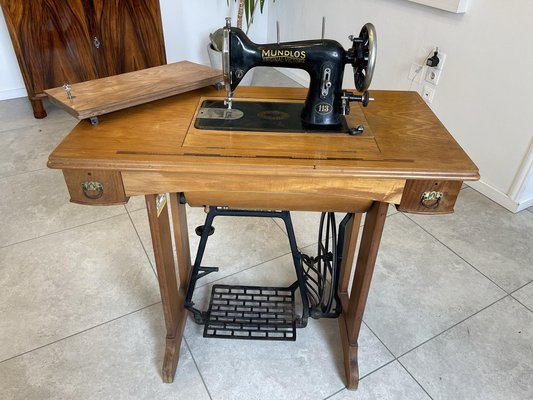 Tavolo vintage per macchina da cucire in legno di pino in vendita su Pamono
