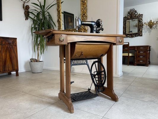 Mesa para máquina de coser vintage de pino en venta en Pamono