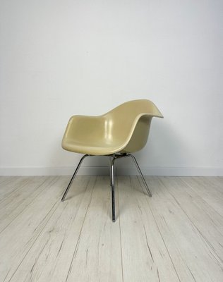 Vintage Fiberglass Lax Lounge Armchair by Charles Ray Eames for Herman Miller 1970s