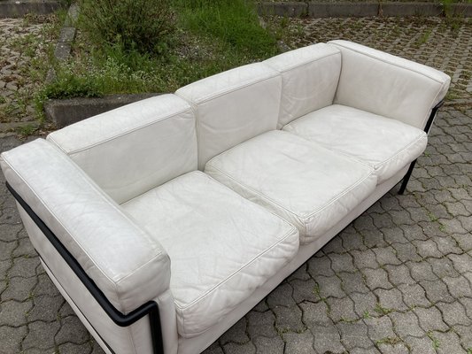 Le corbusier online 3 seat sofa