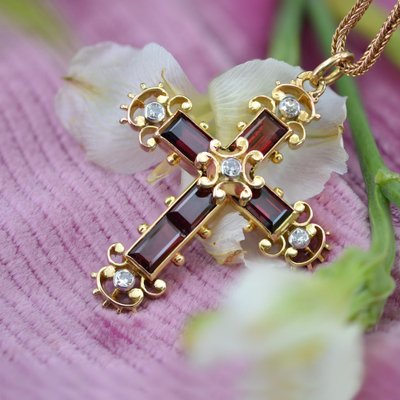 Modern 18 Karat Yellow Gold Cross Pendant with Garnets and Diamonds for  sale at Pamono
