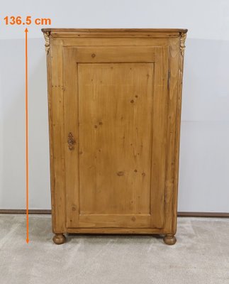 Kleiner Schrank aus Kiefernholz, 1920er bei Pamono kaufen