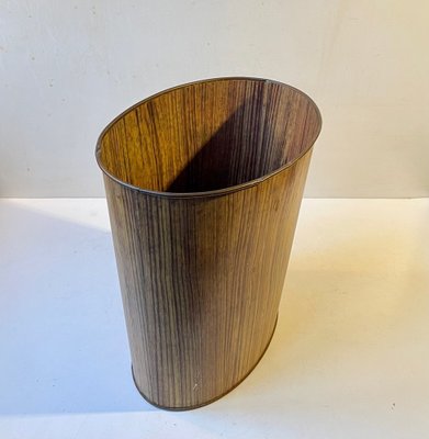 Papelera vintage de hojalata de roble de Ira Dinamarca a os 60