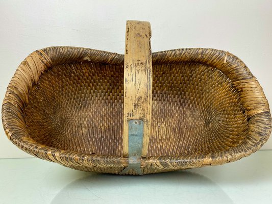 Vintage Woven Willow Farmers Basket - Ca 1940's Vintage Woven Willow Farmers Basket - Ca 1940's