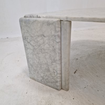 Italian Teardrop Shaped Marble Coffee Table, 1980s for sale at Pamono