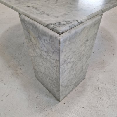 Italian Teardrop Shaped Marble Coffee Table, 1980s for sale at Pamono