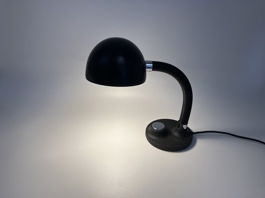 Lampada da ufficio vintage con schermo in metallo verniciato nero,  Germania, anni '60 in vendita su Pamono