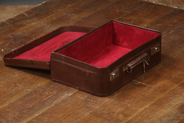 Großer, brauner Schrankkoffer mit Ledertag — Vintage Kontor