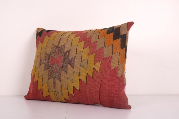https://cdn20.pamono.com/p/g/1/6/1613488_37j0fb4tni/vintage-geometric-kilim-cushion-covers-in-boho-anatolian-handwoven-textile-2.jpg