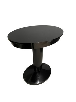 Kleiner Ovaler Jugendstil Tisch in Schwarz, 1890er bei Pamono kaufen
