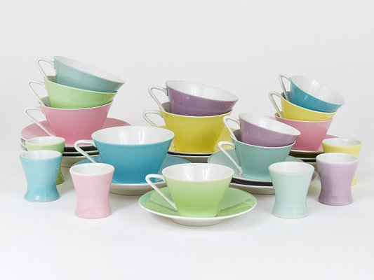 Mid-Century Pastell Gänseblümchen Porzellan Eierbecher von Lilien, Österreich, 1950er, 6 . Set bei Pamono kaufen