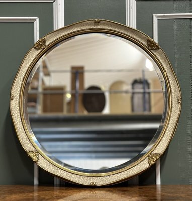 Specchio da parete rotondo bianco dipinto a mano con dettagli dorati in  vendita su Pamono