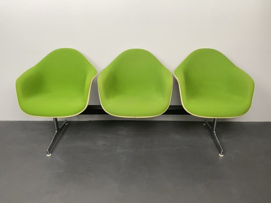 Airport 3-Seater Bench by Ray & Charles Eames for Herman International Collection-Vitra, Germany, 1960s for sale at Pamono