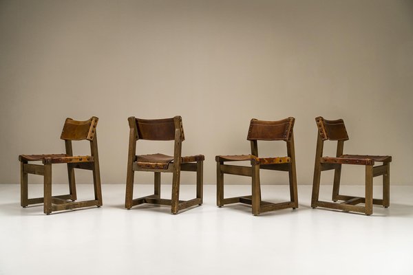 Biosca Stühle aus Kiefernholz & Cognac Sattelleder, Spanien, 1960er, 4er Set bei Pamono kaufen