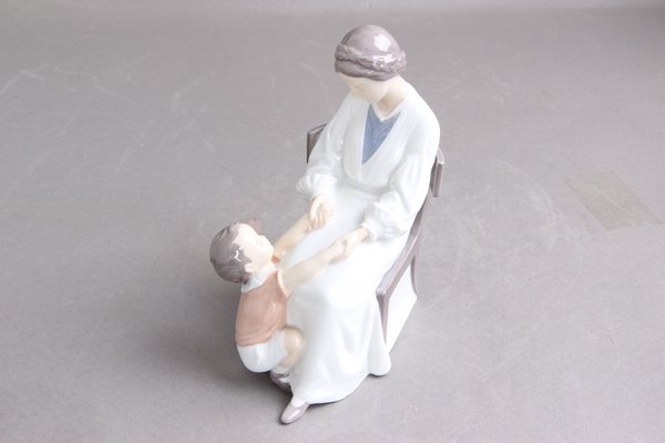 Modell 1642 Mutter & Kind Figur von Bing & Grøndahl bei Pamono kaufen