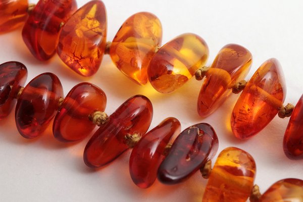Vintage Lucite Amber Color Bead Necklace - Jewelry Bubble