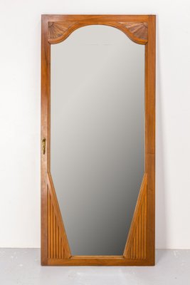 https://cdn20.pamono.com/p/g/1/6/1627883_p7xd0zpcxl/franzoesische-art-deco-tuer-mit-spiegel-aus-nussholz-1930er-2.jpg