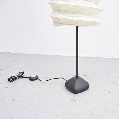 isamu noguchi floor lamp