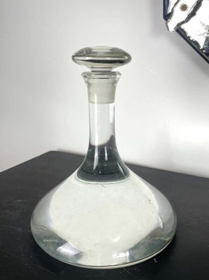https://cdn20.pamono.com/p/g/1/6/1638267_4444e87myu/french-blown-glass-carafe-with-glass-stopper-1950s-1.jpg
