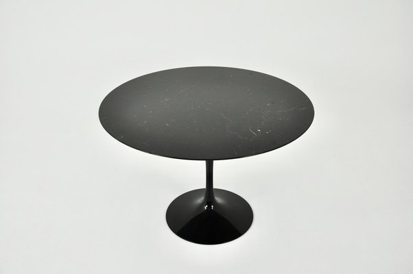 Black saarinen table deals
