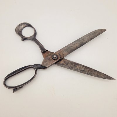 SALE- Vintage Scissors