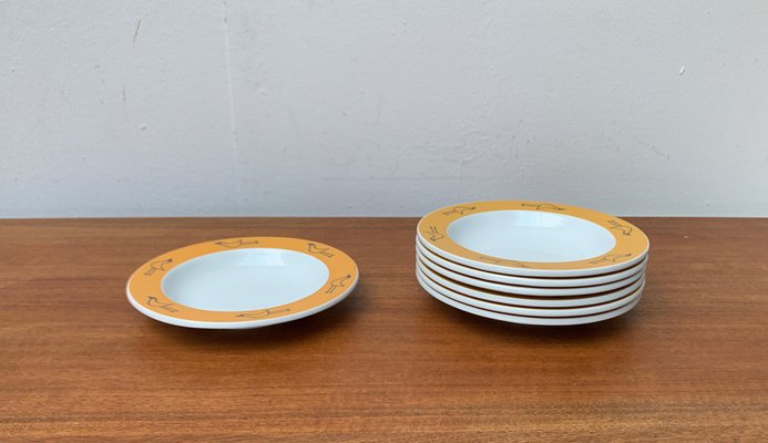 Set for for Series German Palterer Sieger of at Objects sale by Postmodern David Flying 1990s, Arzberg, Design Soup 7 Pamono and Plates