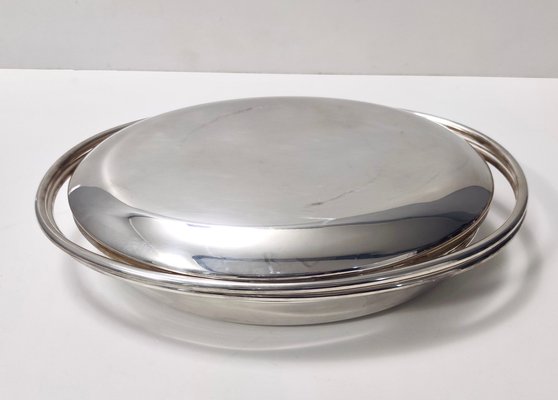 https://cdn20.pamono.com/p/g/1/6/1649389_1v99uzs5e6/silver-plated-venison-dish-with-pyrex-glass-casserole-dish-by-sabattini-1970s-set-of-3-1.jpg