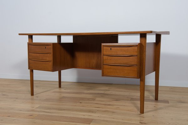 Peter lovig cheap nielsen desk