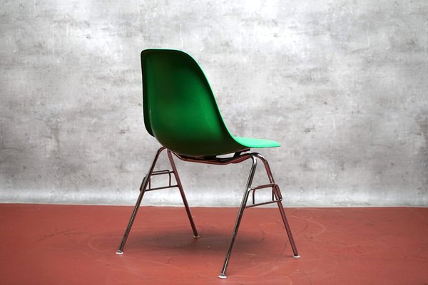 Gruner Vintage Shell Chair aus Fiberglas von Charles Ray Eames fur Herman Miller 1960er