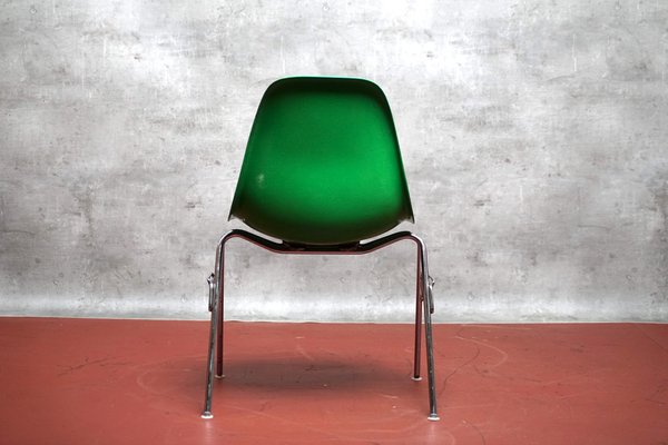 Shell chair green new arrivals