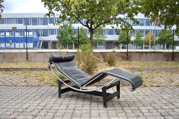 le corbusier lc4 chaise lounge