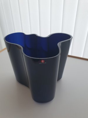 新品 Alvar Aalto 花瓶220mm ウルトラマリンブルー Model 3030 Vase by Alvar Aalto for Iittala for sale at Pamono