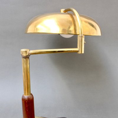 Lampada da tavolo Mid-Century in ottone con braccio girevole, Italia, anni  '50 in vendita su Pamono