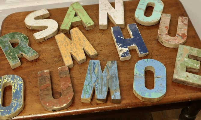 Lettere piccole in legno, anni '60, set di 13 in vendita su Pamono