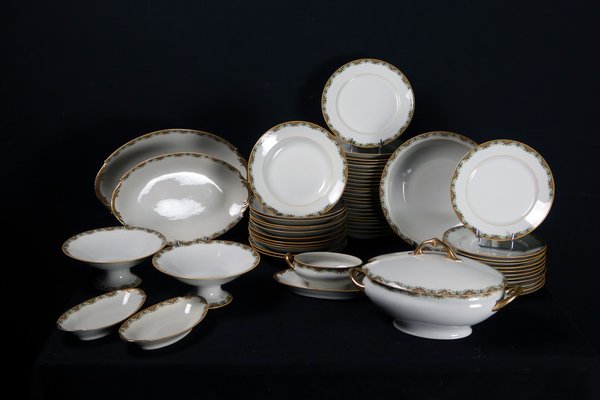 食器 Ancienne Manufacture e de Limoges Table Service in Limoges Porcelain by Betoule et Legrand