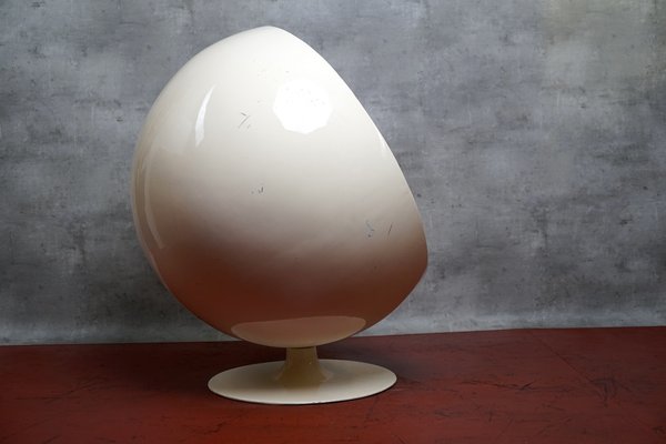 WeiBer Vintage Ball Chair mit AluminiumfuB zugeschrieben von Eero Aarnio 1970er bei Pamono kaufen