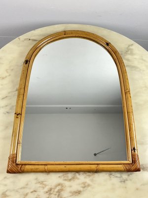 Specchio vintage ad arco in bambù, Italia, anni '70 in vendita su Pamono