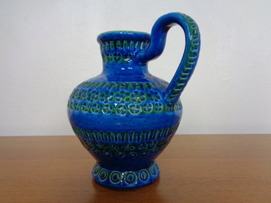 Blaue Rimini Pitcher Vase aus Keramik von Aldo Londi für Bitossi, 1960er bei Pamono kaufen