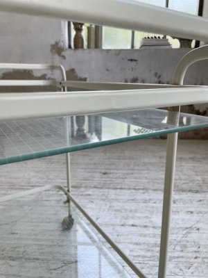 Chariots De Service en Blanc - Maintenant : jusqu'à