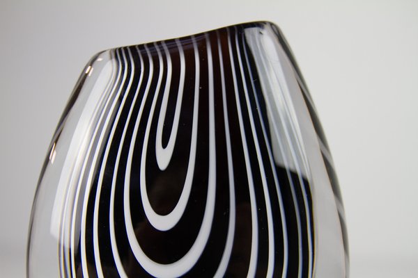 Zebra Glass Vase by Vicke Lindstrand for Kosta, 1950s for sale at