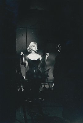 Marilyn Monroe on Set of the Movie Let's Make Love, USA, Black and White Photograph, 1960s for sale at Pamono Marilyn Monroe on Set of the Movie Let's Make Love, USA, Black and White Photograph, 1960s for sale at Pamono