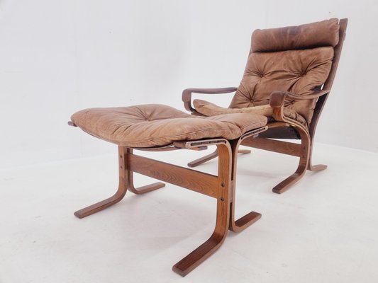 Mid-Century Siesta Sessel und Fußhocker von Ingmar Relling für Westnofa,  1960er, 2er Set bei Pamono kaufen