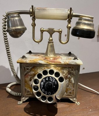 Vintage Telephone in Onyx