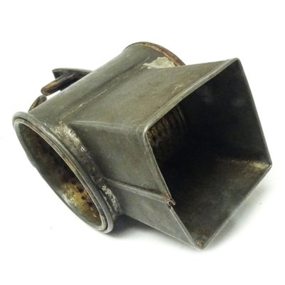 https://cdn20.pamono.com/p/g/1/6/1675941_ucpkg1xk9a/art-nouveau-nuts-grinder-germany-1900s-2.jpg