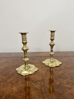 Queen Ann Brass Candlesticks, 1705, Set of 2 for sale at Pamono