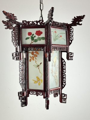 Lampadario a forma di lanterna cinese in legno e vetro decorato, anni '30  in vendita su Pamono