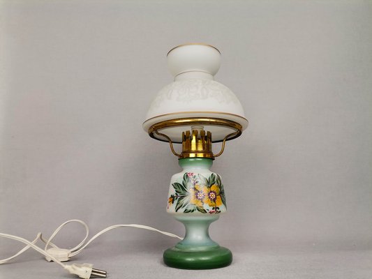 https://cdn20.pamono.com/p/g/1/6/1680217_3g8hntzcyw/portuguese-farmhouse-hurricane-gone-with-the-wind-hand-painted-glass-table-lamp-1970s-2.jpg